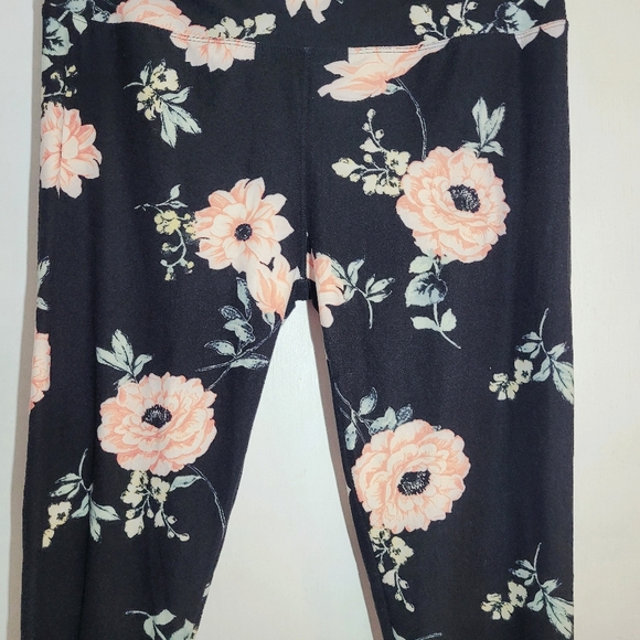 Lidy super soft floral capris size  SZ-L/XXL black multi-flowered legging - Picture 2 of 8